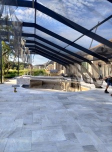 Aluminum outdoor enclosure and comfortable patio living area