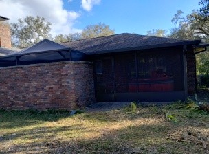 Aluminum screen room installation