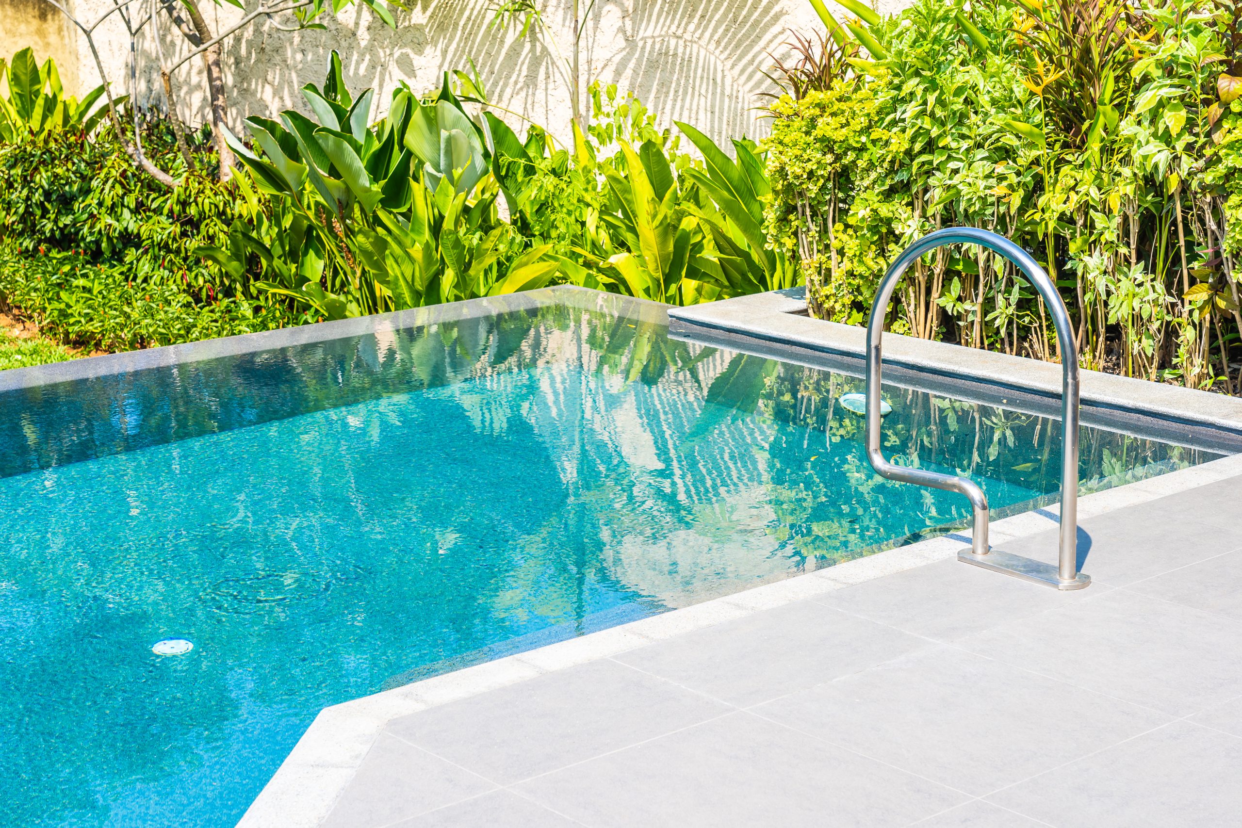 Outdoor aluminum and screen enclosure services in Pasco County Florida
